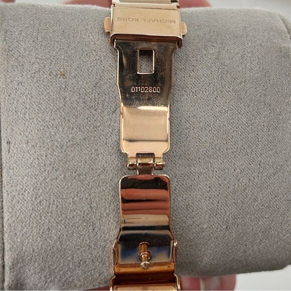 Michael Kors Portia Rose Gold Pink Heart Watch in Box 36mm - Picture 7 of 13